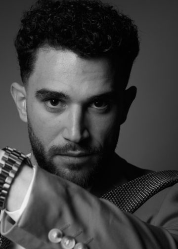 tomer-book32981-e1752076230802 � UDM • סטודיו • הפקת אופנה • ייצוג