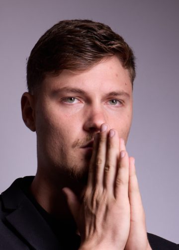 EmptyName-28-copy � UDM • סטודיו • הפקת אופנה • ייצוג